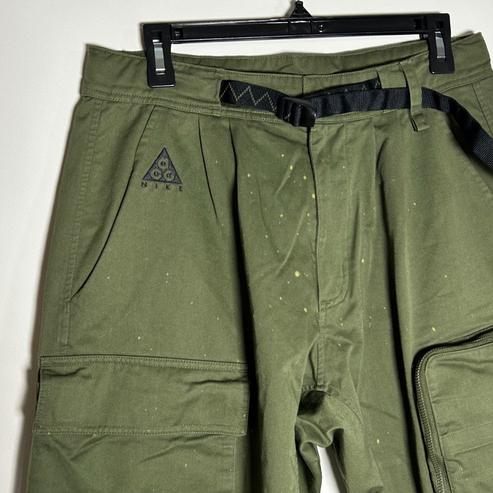 Nike ACG Woven Cargo Tech Utility Pants Sz M Hiking Paratrooper CD7646-325